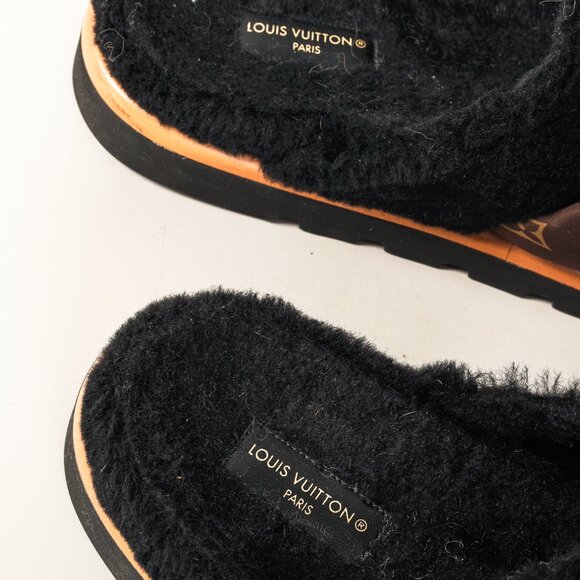 Louis Vuitton 2022 Pool Pillow Comfort Mules in Black Shearling & Monogram Nylon - Picture 10 of 12